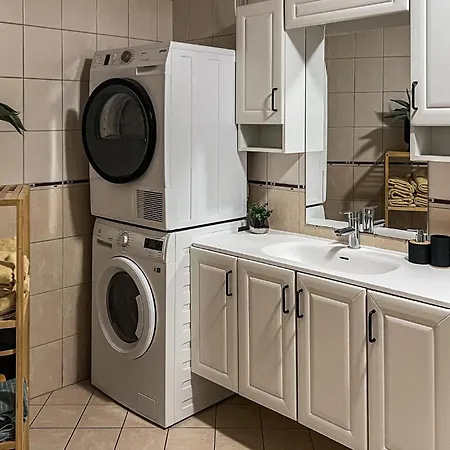 3 Bedroom Beautiful In Sirevåg